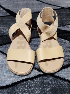 SOREL ELLA II HONEST BEIGE LEATHER & CRISS-CROSS STRETCH GORE STRAPS FLAT SANDAL